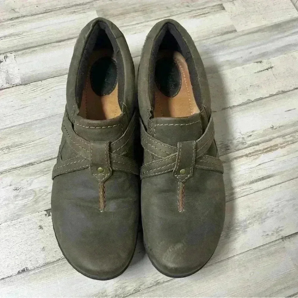 Clarks Womens Ideo Chilly Loafer Shoes Green Low Top Leather Slip Ons 9N - Picture 2 of 9